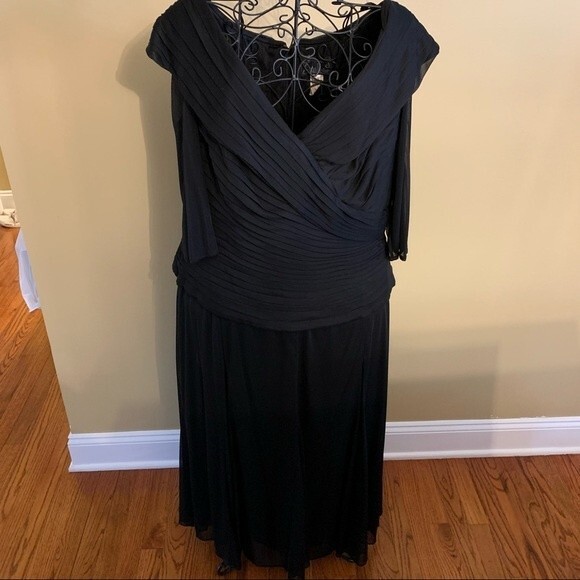 ALEX EVENINGS Black Ruched Bodice Chiffon Maxi Dress – Size 20W - Picture 4 of 8